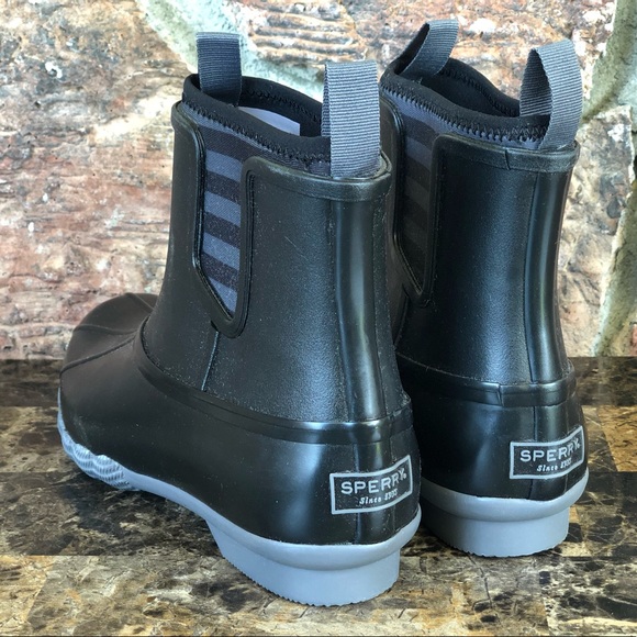 NEW Sperry Women's Saltwater Chelsea Duck Boot - Picture 3 of 8